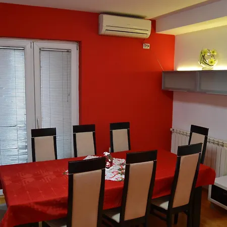 Luxury In Downtown סקופיה